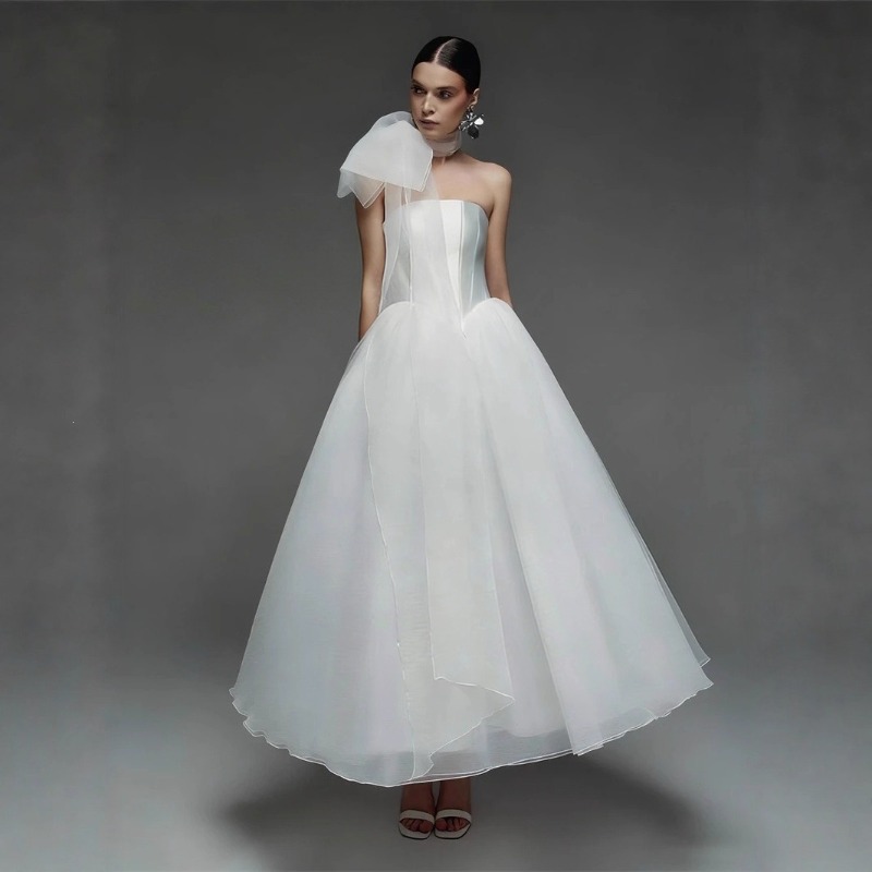Photography Natural Lighting Basics - Novo Vestido Longo Feminino Branco Simples